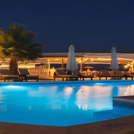 Avantis Hotel