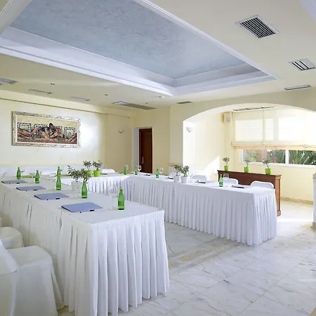 Avantis Hotel
